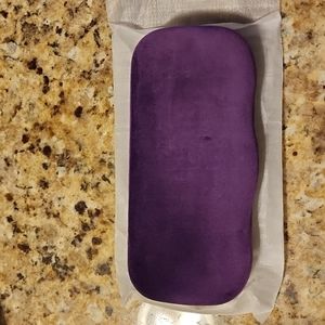 Small Clamshell Gucci Velvet Sunglass Case